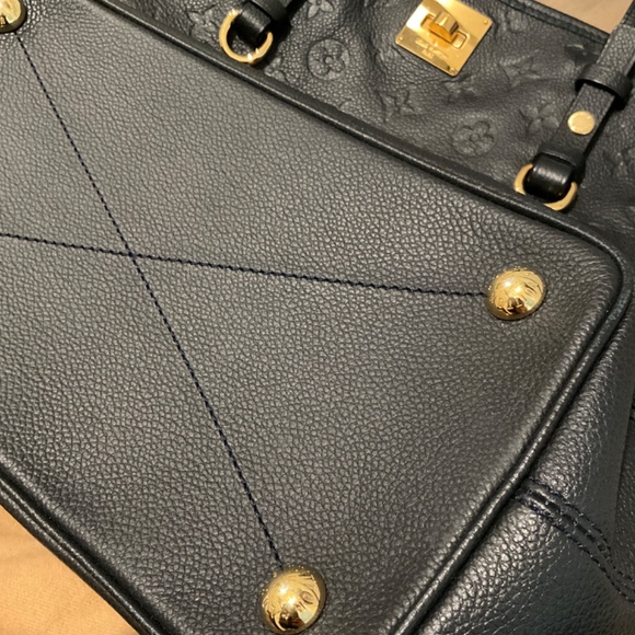 Louis Vuitton - purse - Picture 13 of 13